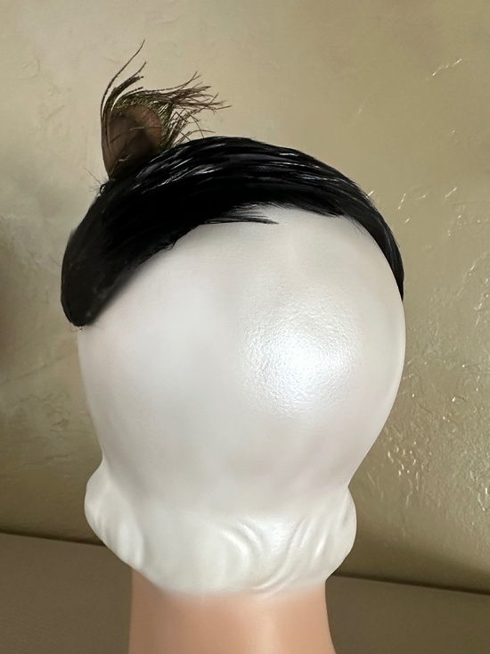 SUPERB 1950\'s BLACK FEATHER COCKTAIL HAT + PEACOCK FEATHER main image 7